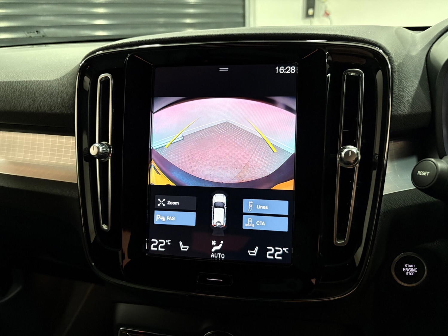 Used Volvo XC40 2022 for sale - 77021134: Photo 23