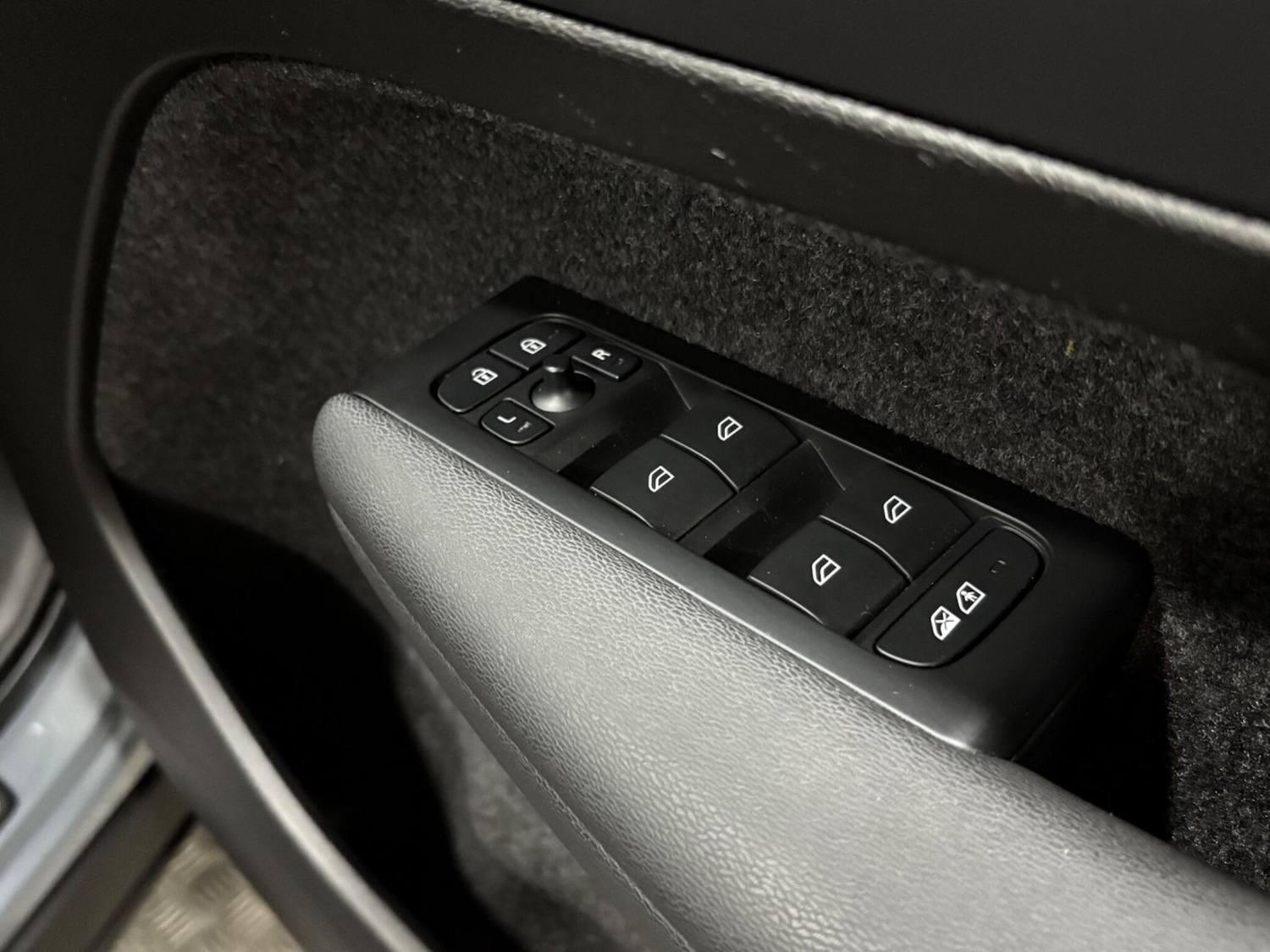 Used Volvo XC40 2022 for sale - 77021134: Photo 36