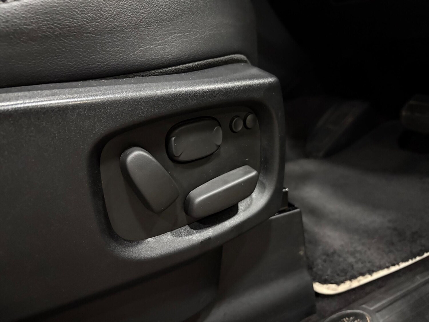 Used Land Rover Discovery 4 for sale - 77738537: Photo 13