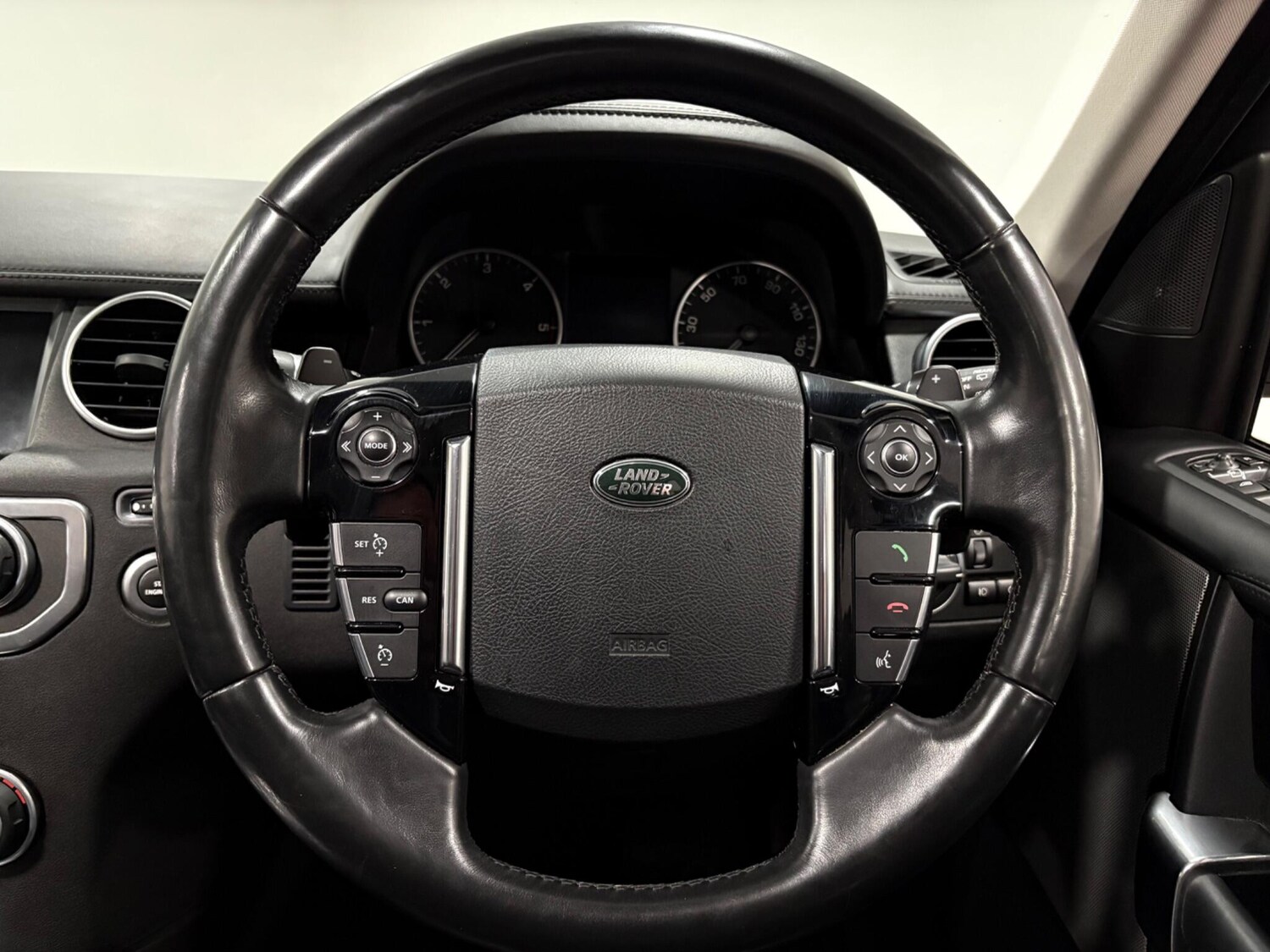 Used Land Rover Discovery 4 for sale - 77738537: Photo 14