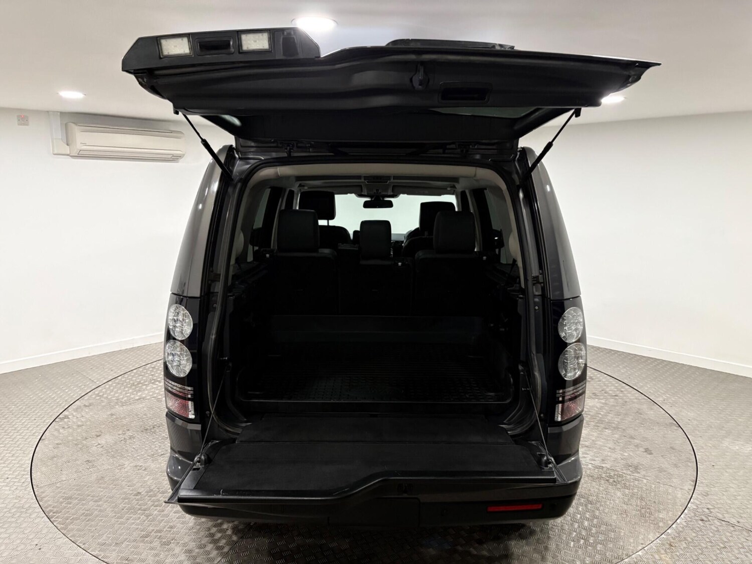 Used Land Rover Discovery 4 for sale - 77738537: Photo 50