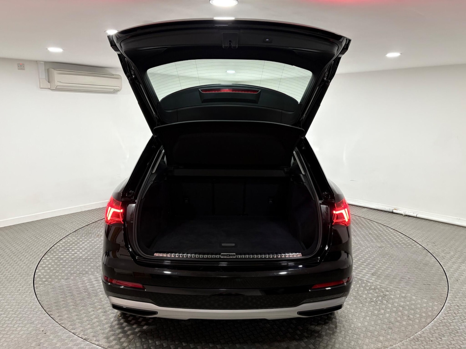 Used Audi Q3 2020 for sale - 77021253: Photo 42