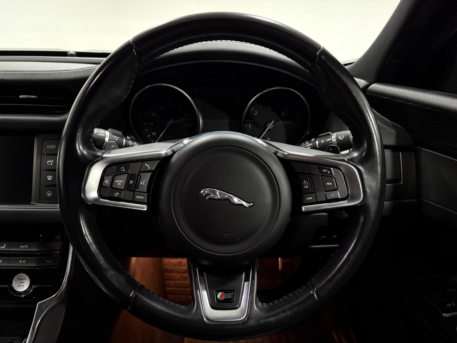 Used Jaguar XF for sale - 76735293: Photo 16