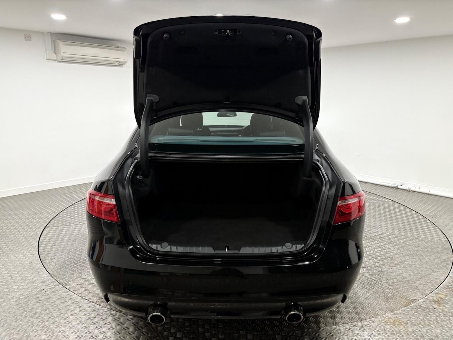 Used Jaguar XF for sale - 76735293: Photo 44