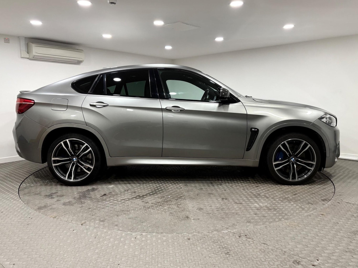 Used BMW x6 M for sale - 77358381: Photo 2