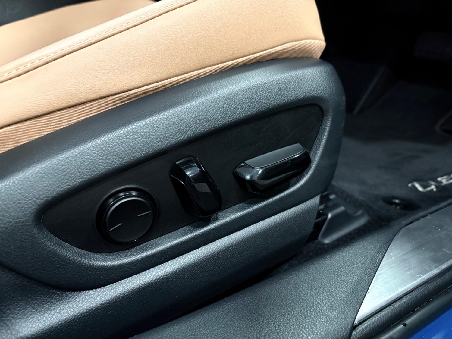 Used Lexus UX 2024 for sale - 77021230: Photo 14