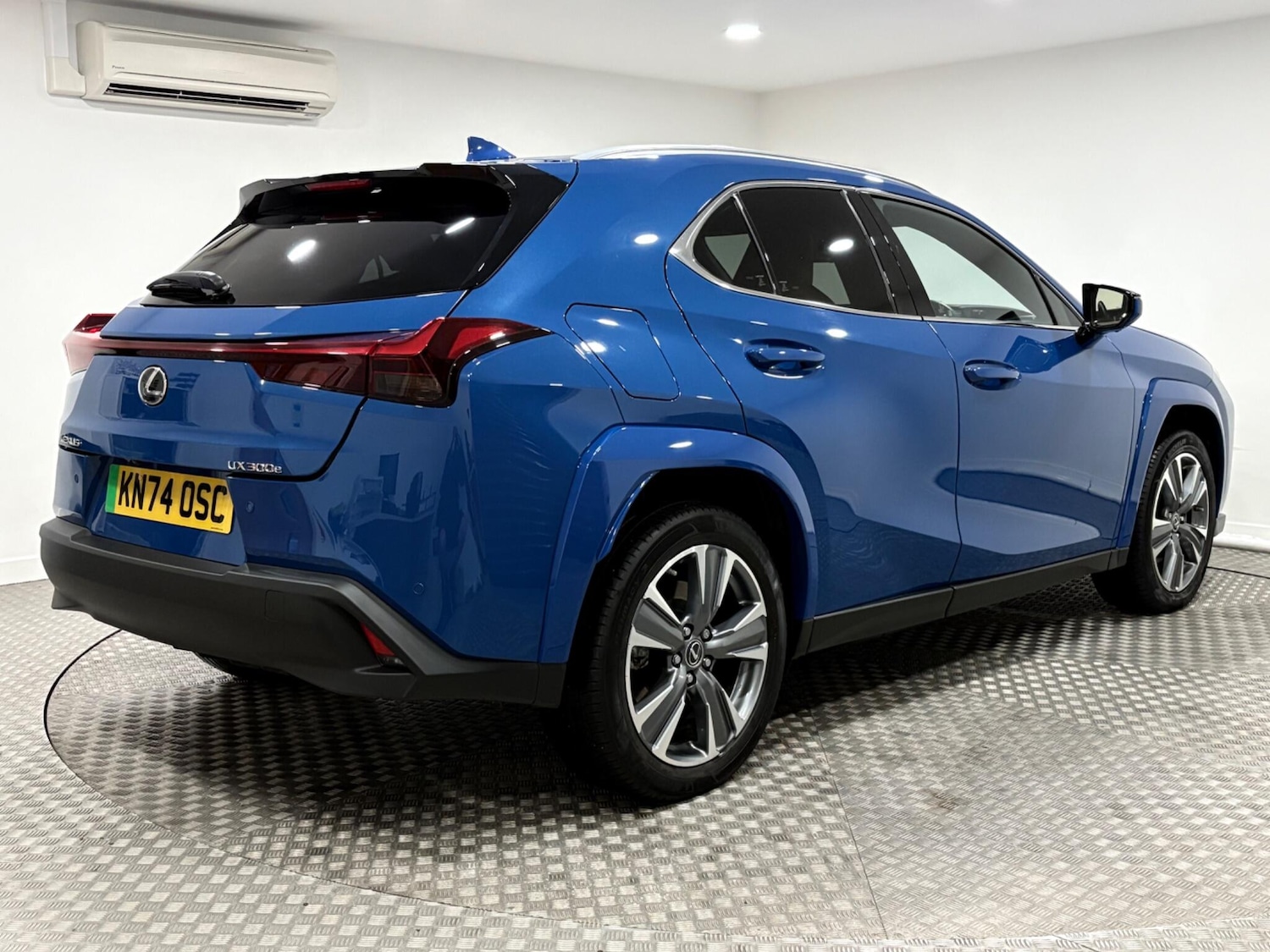 Used Lexus UX 2024 for sale - 77021230: Photo 3