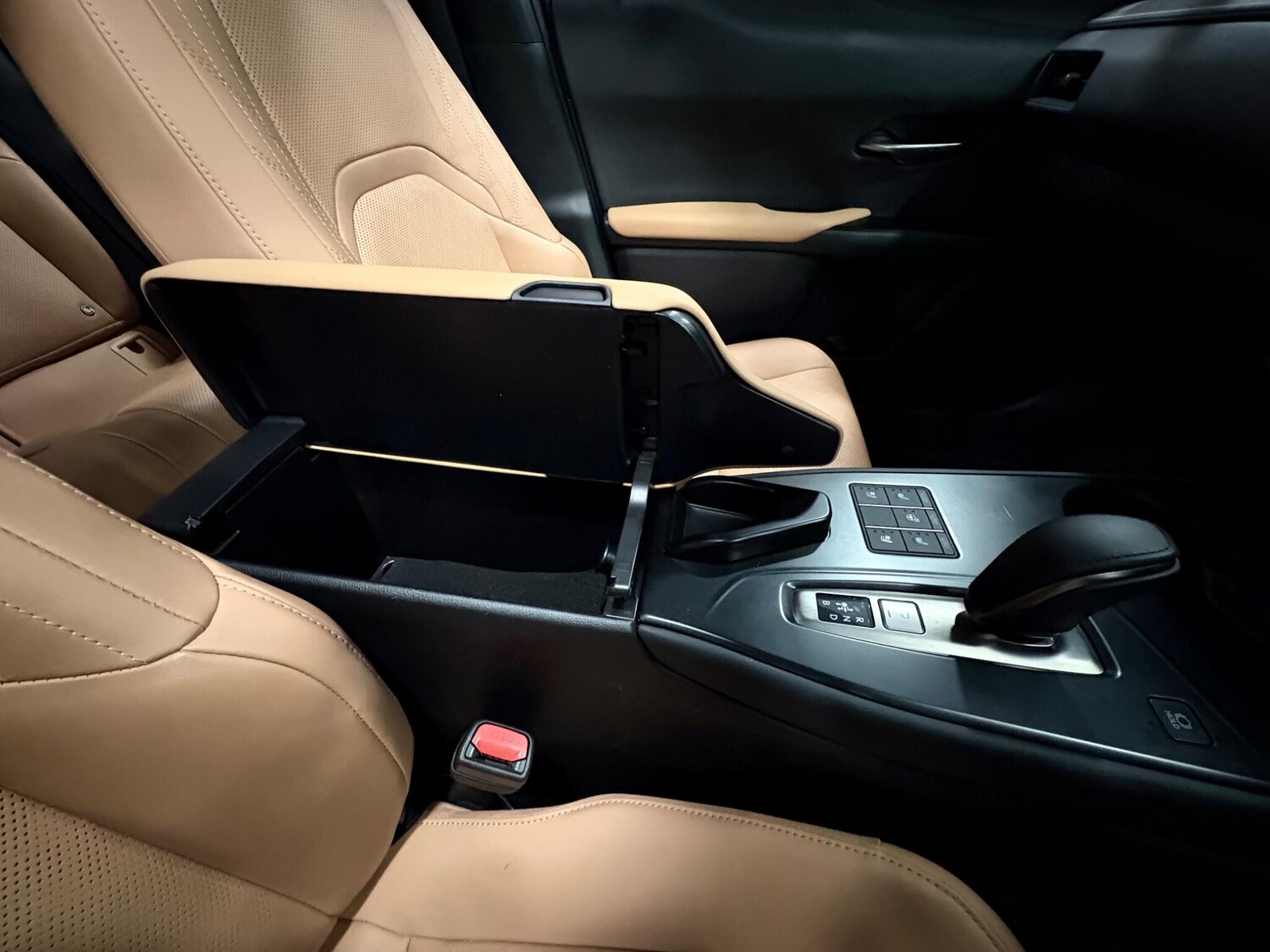 Used Lexus UX 2024 for sale - 77021230: Photo 38