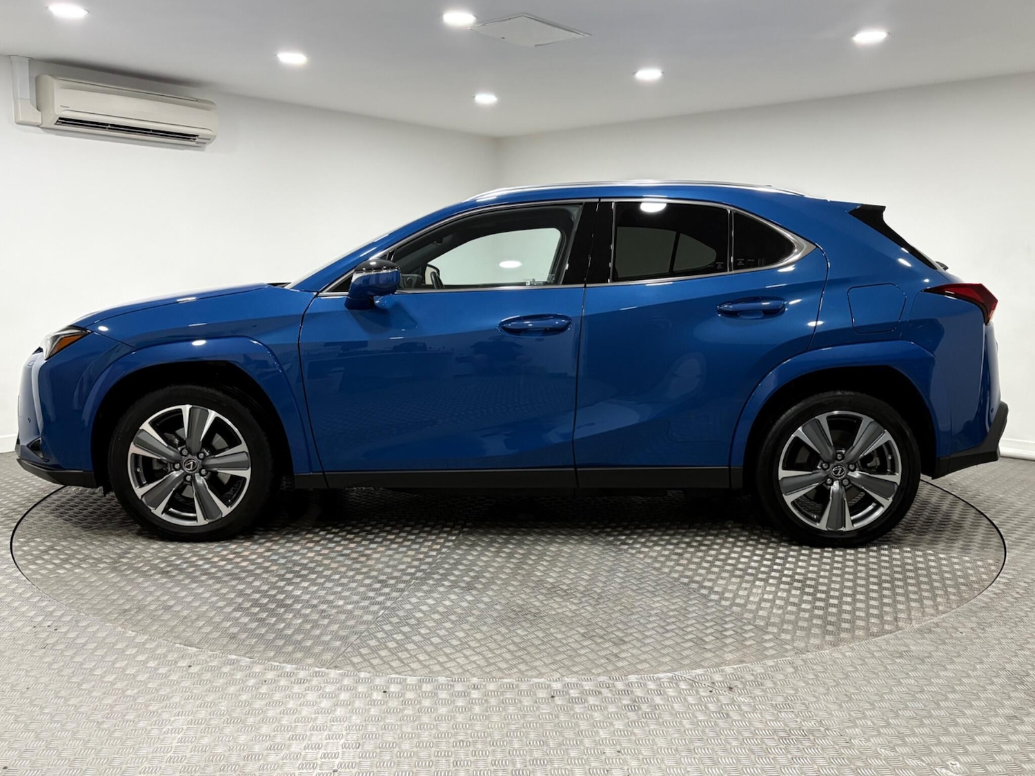 Used Lexus UX 2024 for sale - 77021230: Photo 6