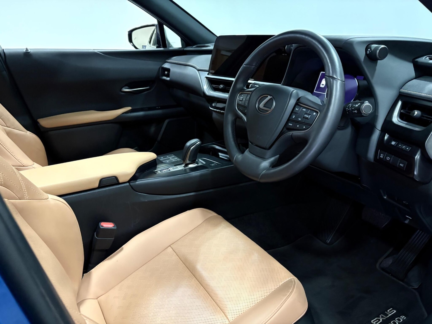 Used Lexus UX 2024 for sale - 77021230: Photo 8