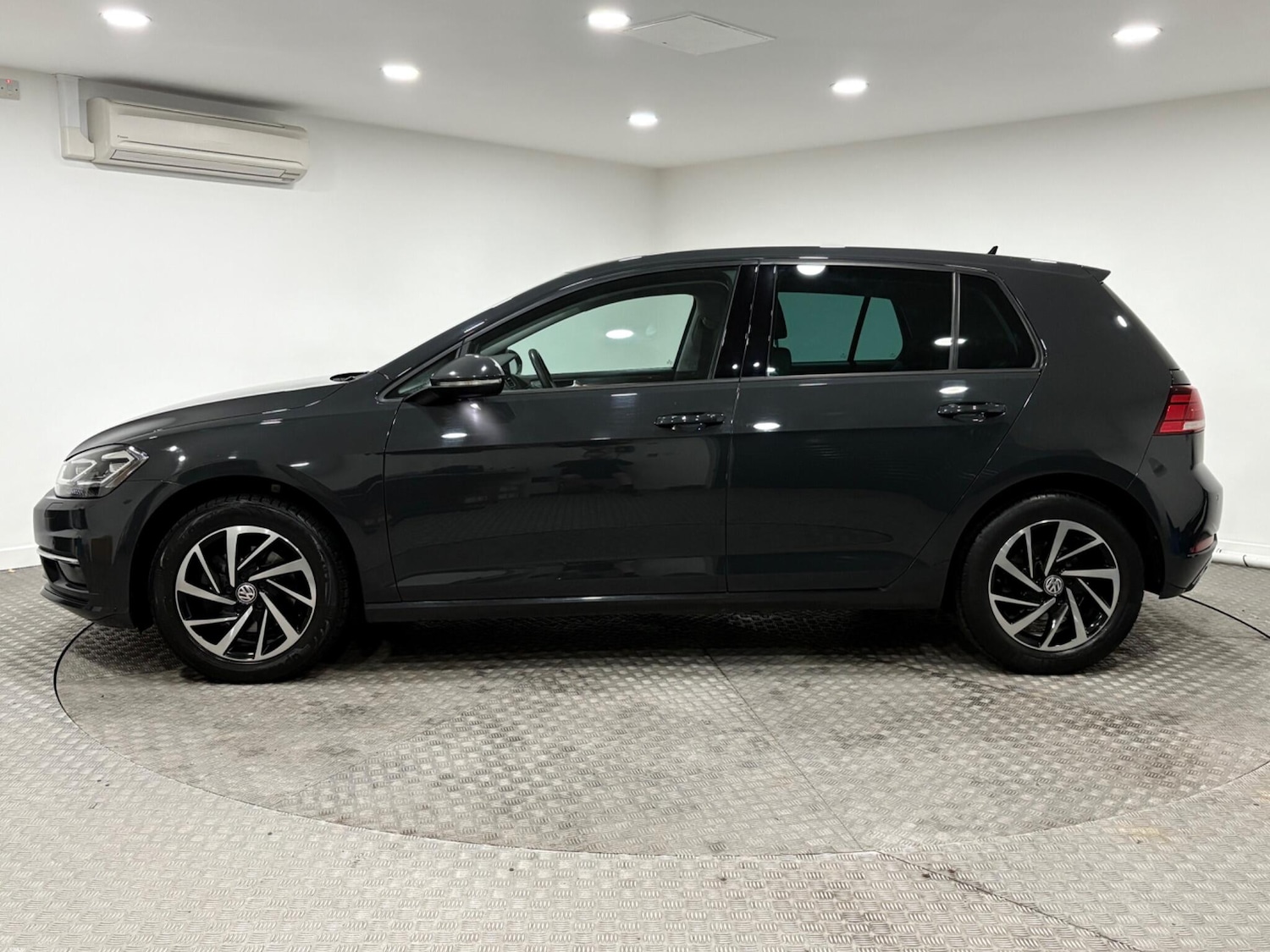 Used Volkswagen Golf 2020 for sale - 77191909: Photo 6