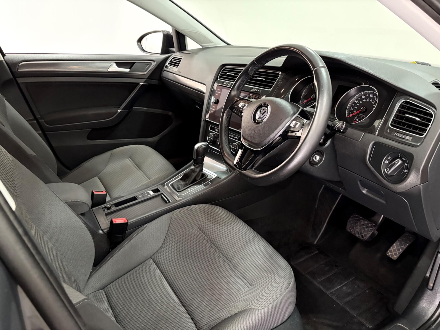 Used Volkswagen Golf 2020 for sale - 77191909: Photo 9