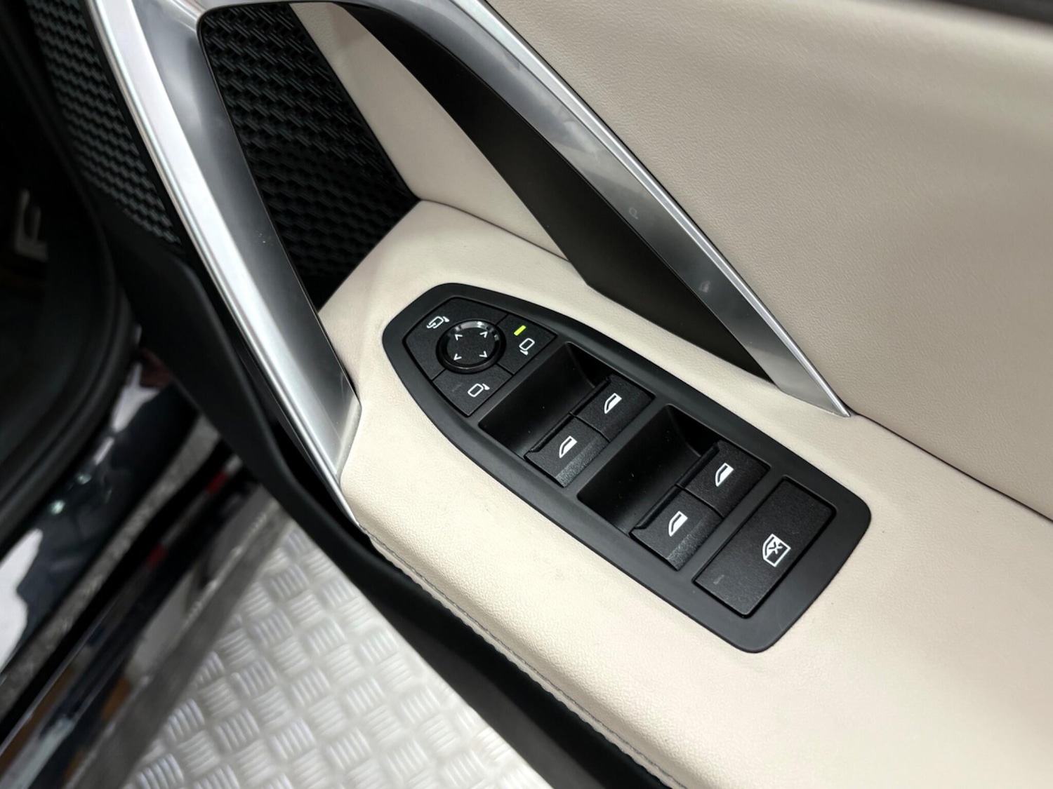 Used BMW iX1 2023 for sale - 77021142: Photo 35