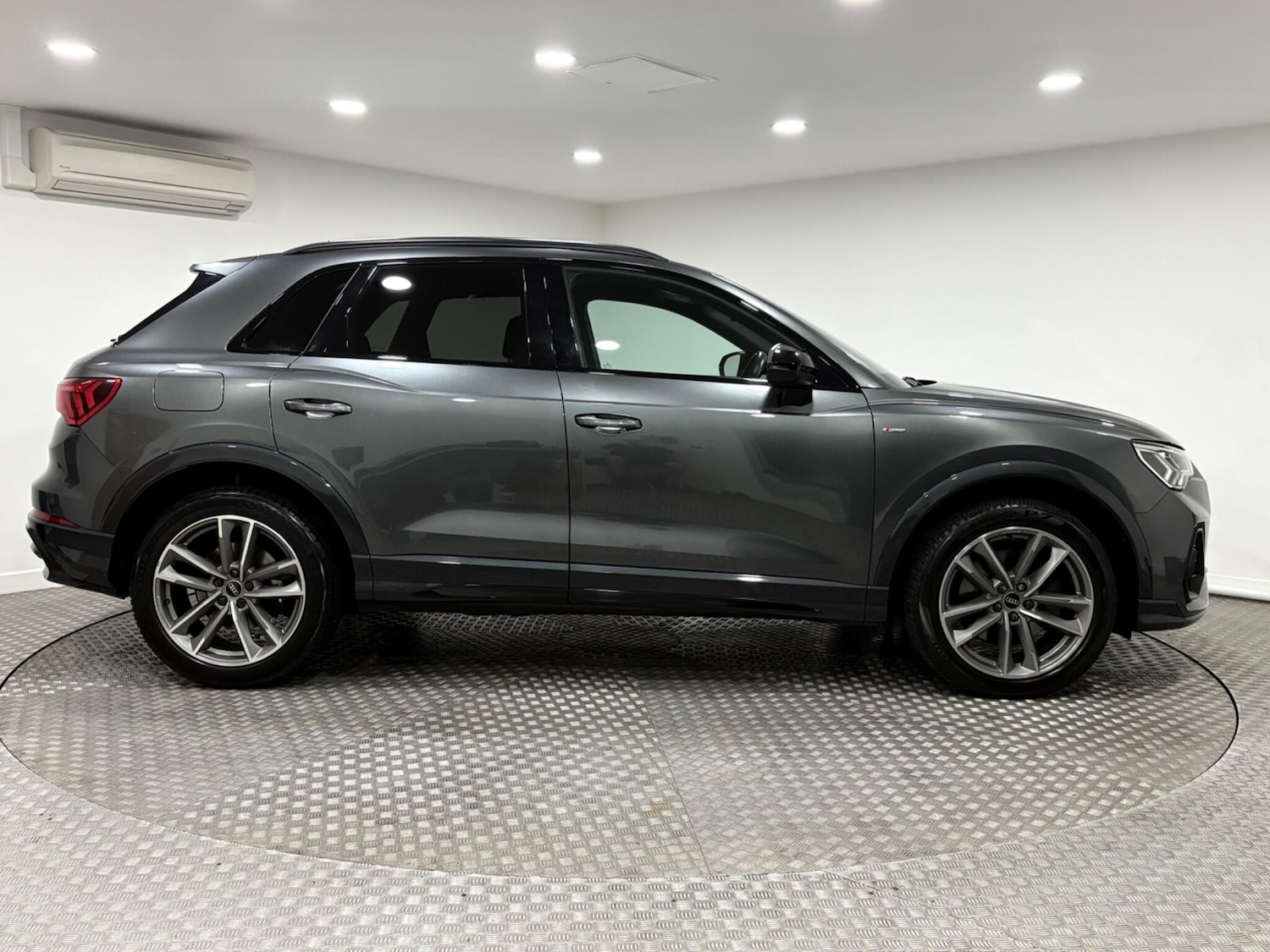 Used Audi Q3 2022 for sale - 76433358: Photo 2
