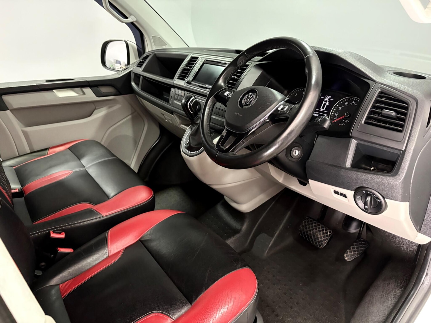 Used Volkswagen Transporter 2016 for sale - 77695628: Photo 10