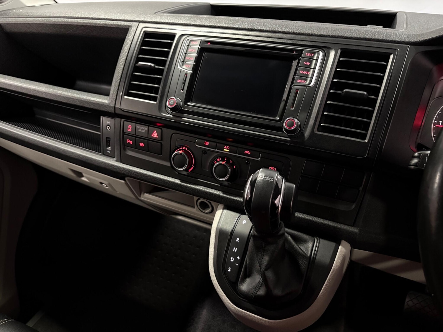 Used Volkswagen Transporter 2016 for sale - 77695628: Photo 22