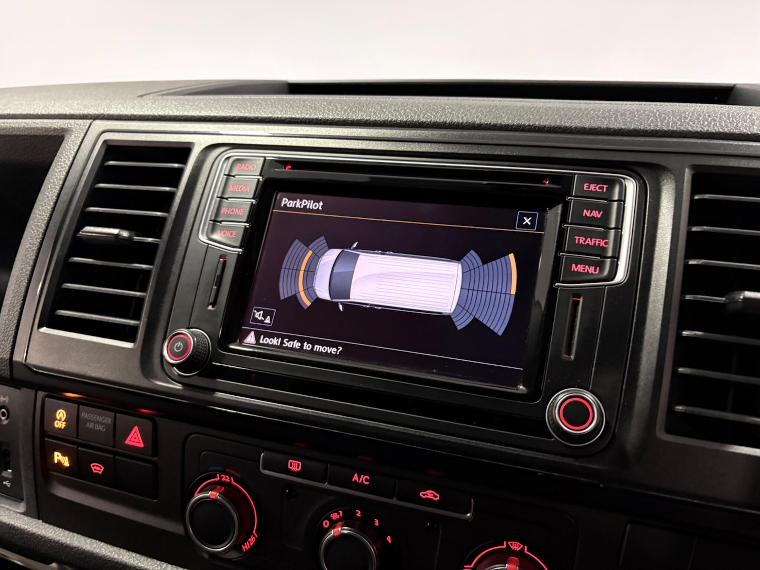 Used Volkswagen Transporter 2016 for sale - 77695628: Photo 24