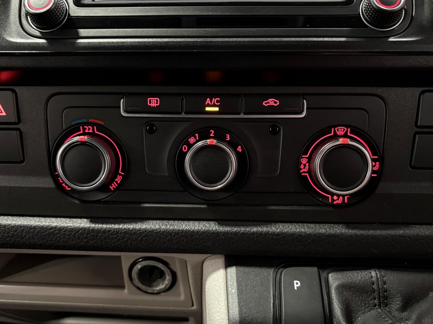 Used Volkswagen Transporter 2016 for sale - 77695628: Photo 31