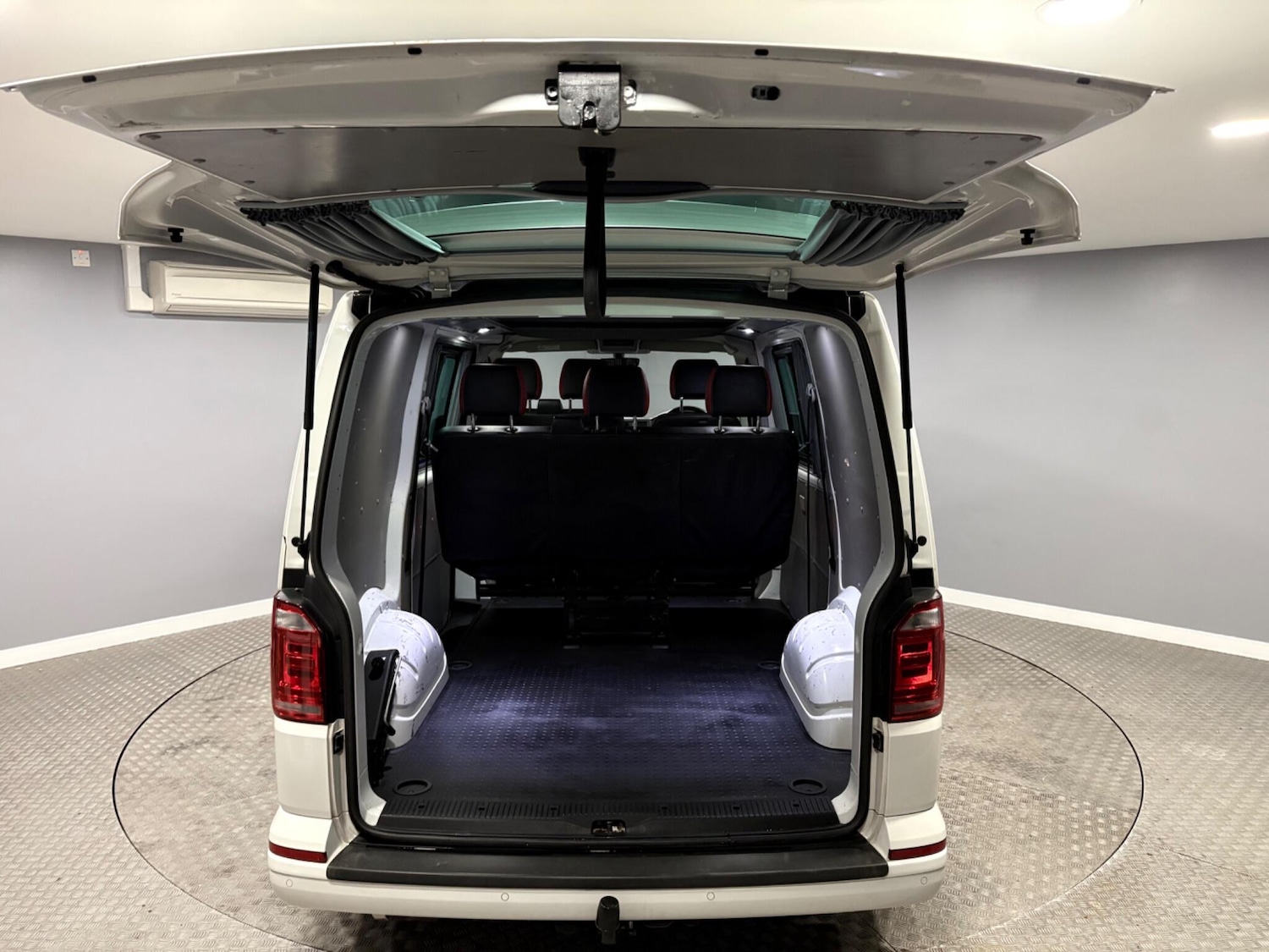 Used Volkswagen Transporter 2016 for sale - 77695628: Photo 41