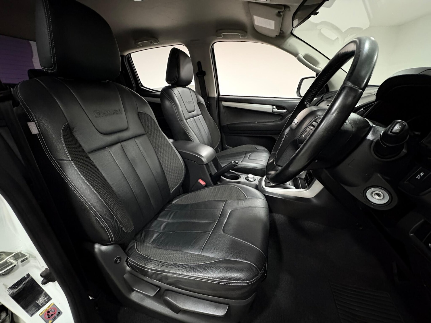 Used Isuzu D-Max 2015 for sale - 77021114: Photo 11