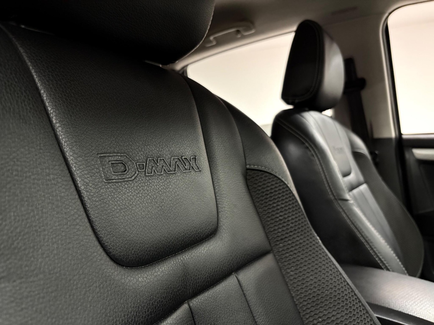 Used Isuzu D-Max 2015 for sale - 77021114: Photo 12