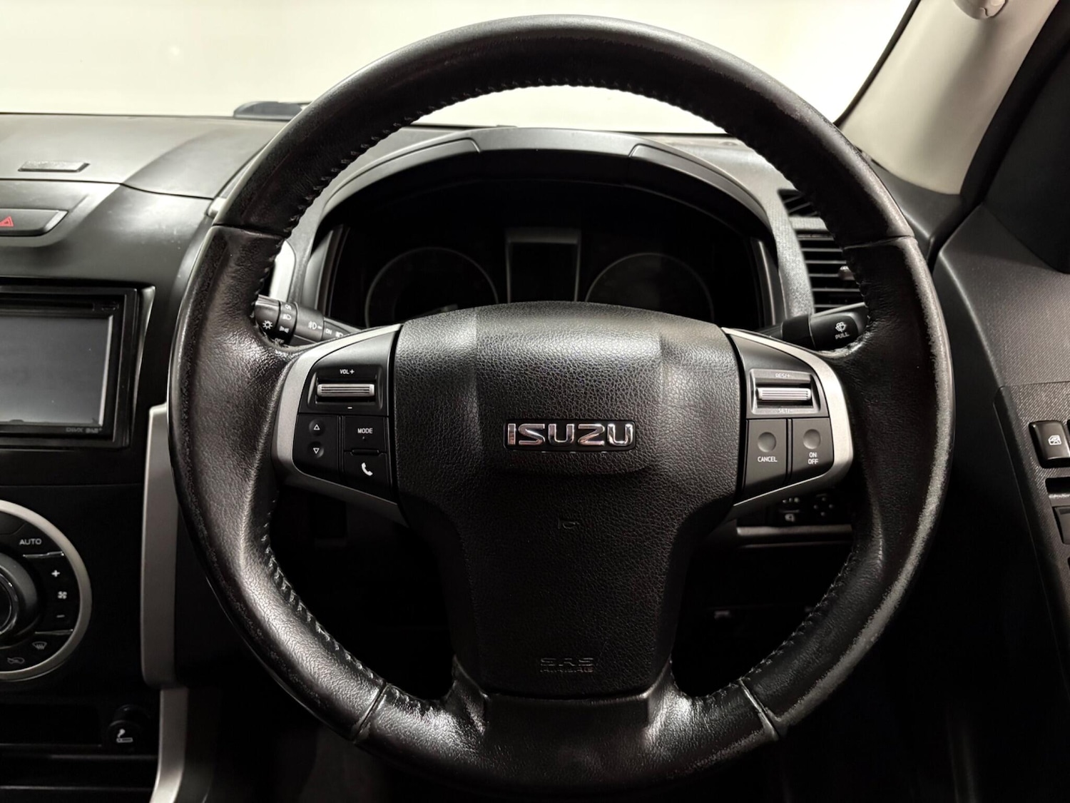 Used Isuzu D-Max 2015 for sale - 77021114: Photo 14