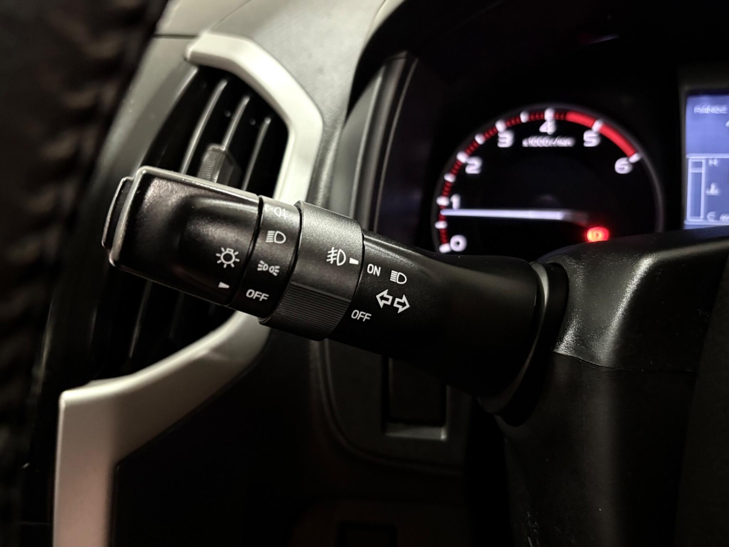 Used Isuzu D-Max 2015 for sale - 77021114: Photo 16