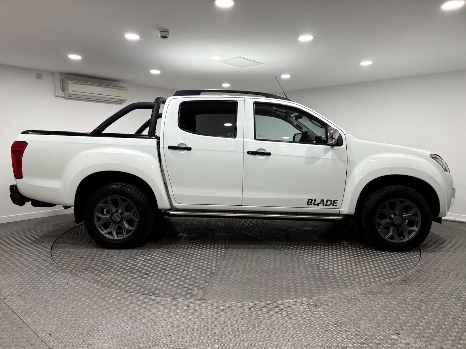 Used Isuzu D-Max 2015 for sale - 77021114: Photo 2