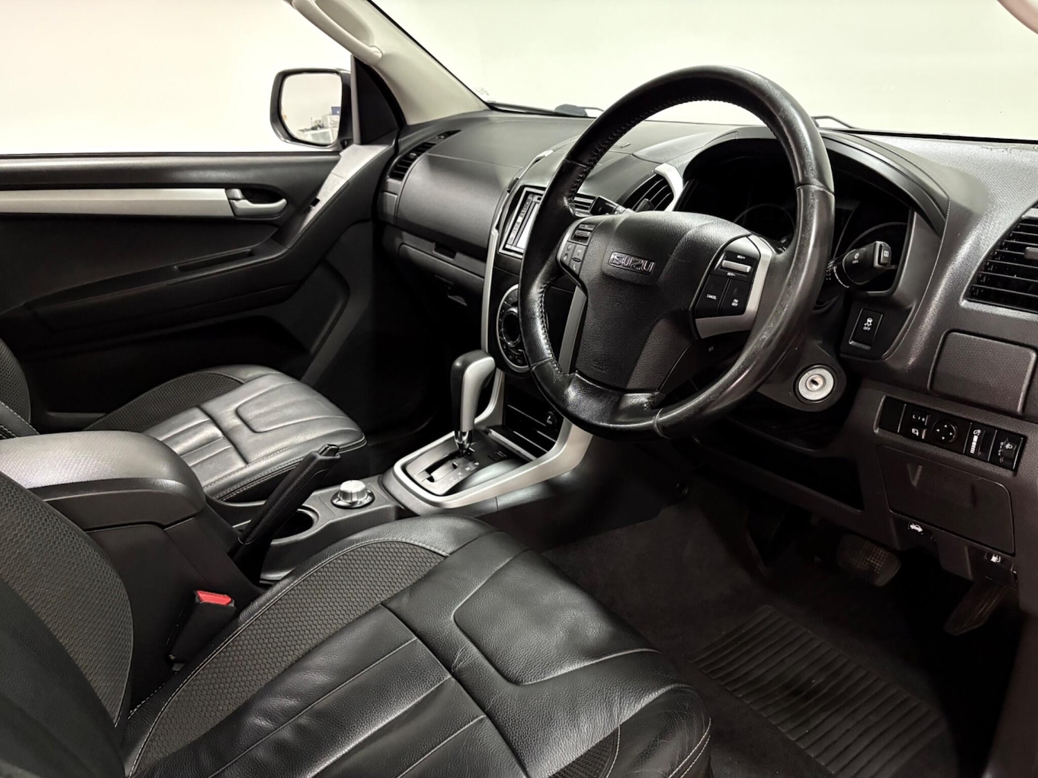 Used Isuzu D-Max 2015 for sale - 77021114: Photo 9