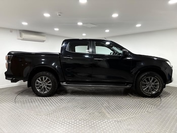 Used Isuzu D-Max 2022 for sale - 76151359: Photo 2