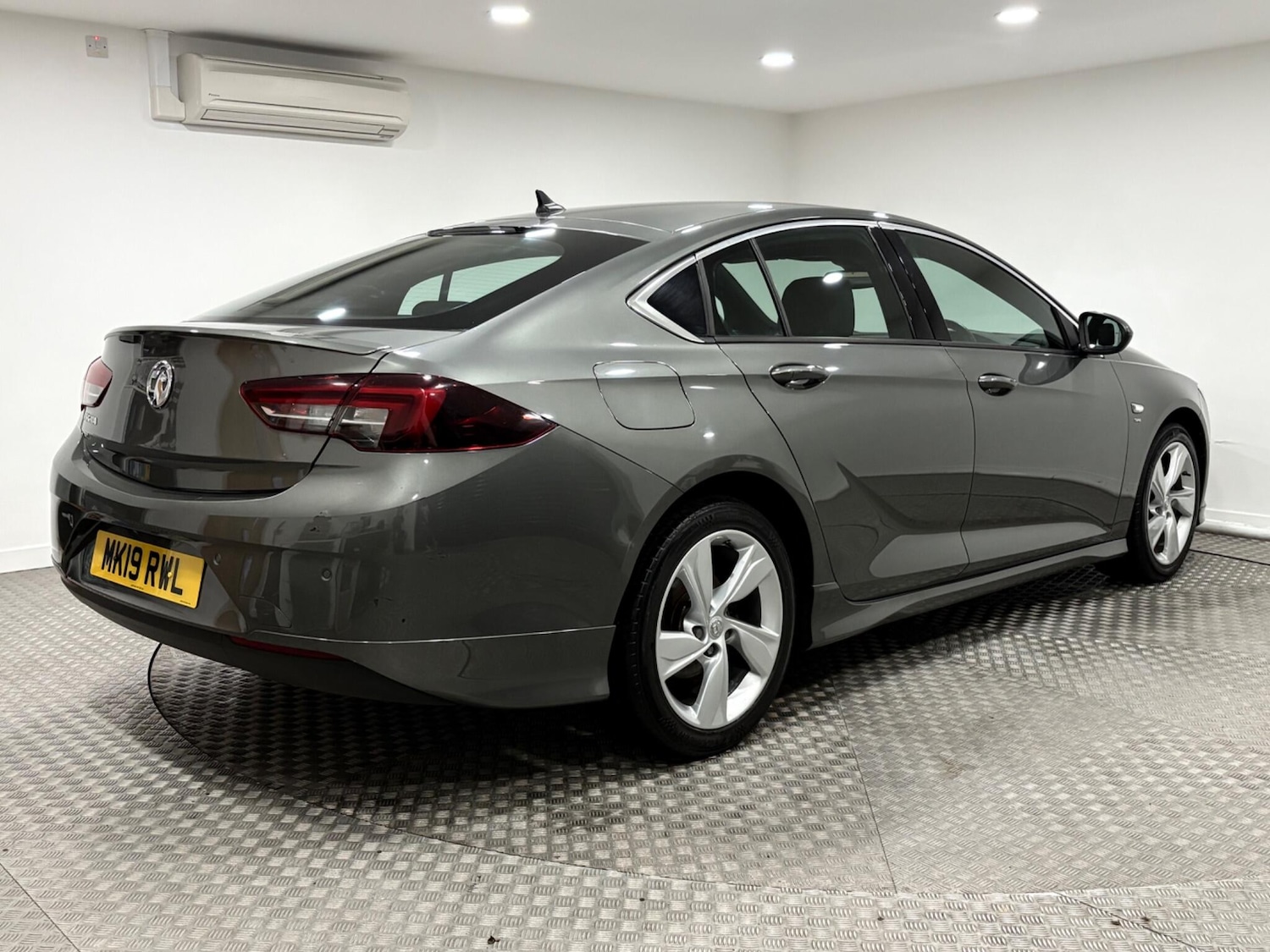 Used Vauxhall Insignia 2019 for sale - 76994704: Photo 3