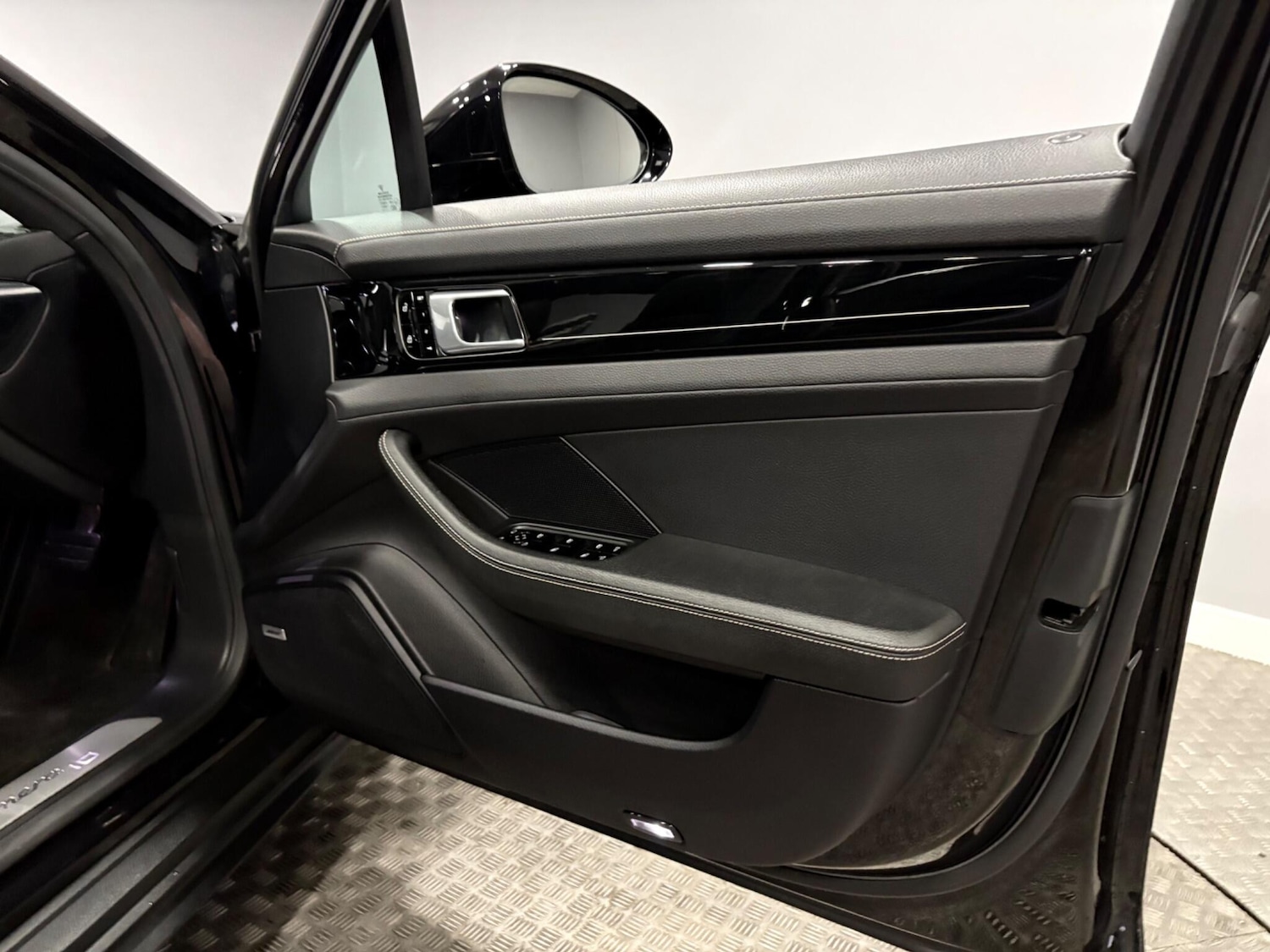 Used Porsche Panamera for sale - 77683374: Photo 41