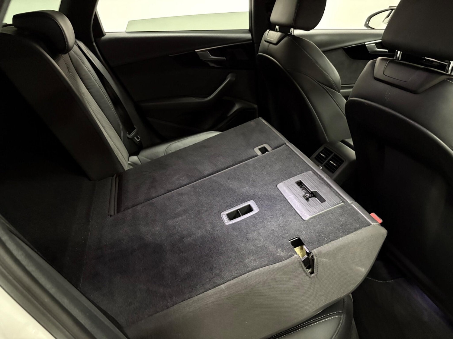 Used Audi A4 2020 for sale - 76632860: Photo 45