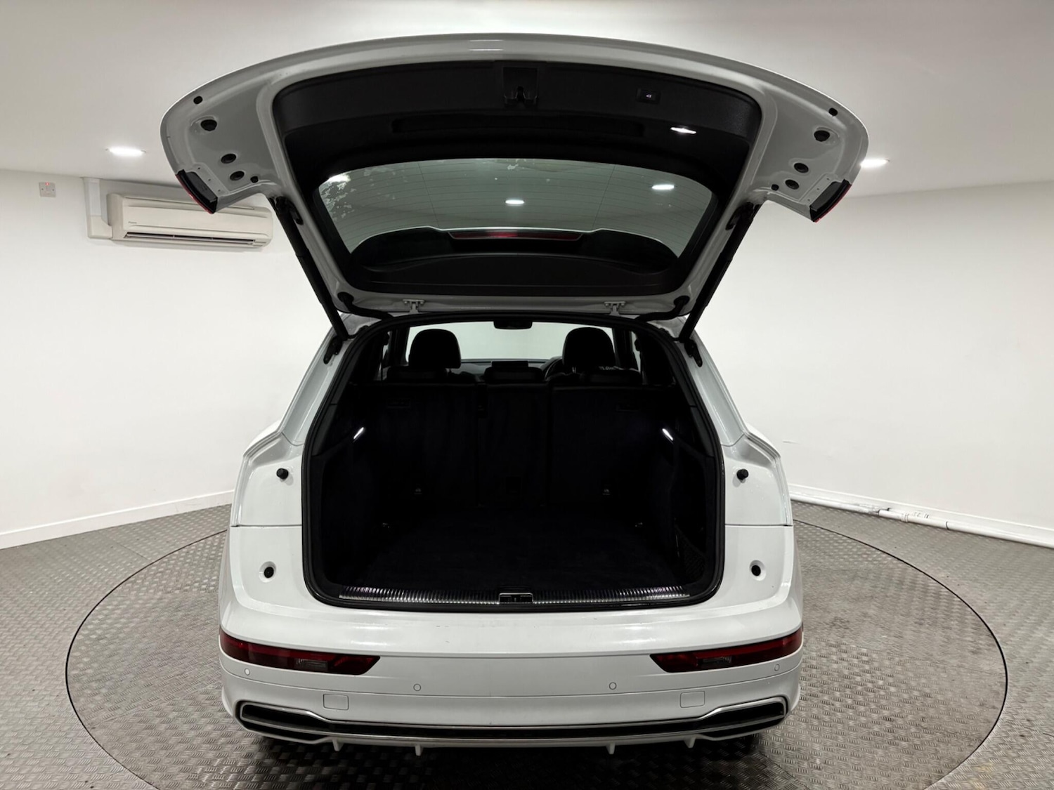 Used Audi Q5 2019 for sale - 77020901: Photo 45