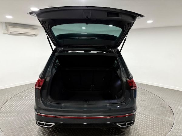 Used Volkswagen Tiguan 2024 for sale - 76200845: Photo 44