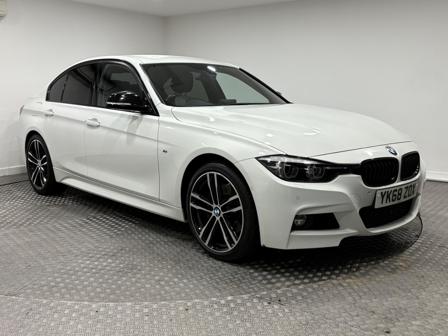 Used BMW 3 Series 2019 for sale - 76865534: Photo 1
