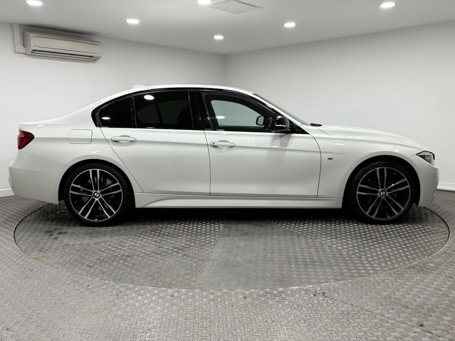 Used BMW 3 Series 2019 for sale - 76865534: Photo 2