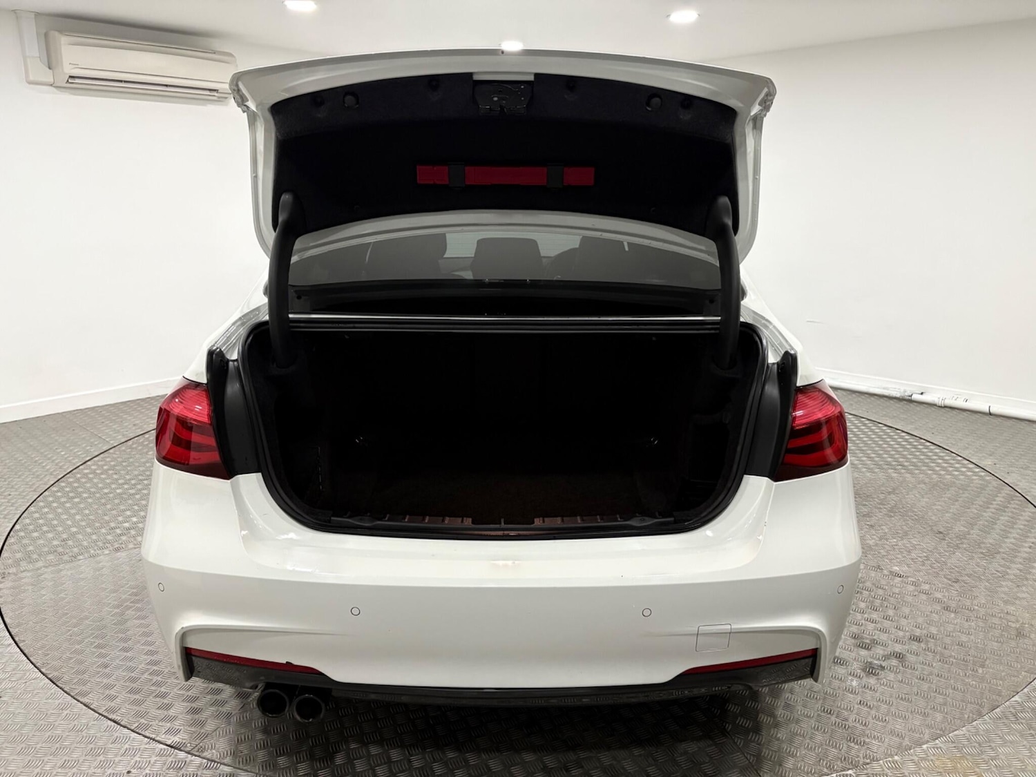 Used BMW 3 Series 2019 for sale - 76865534: Photo 45