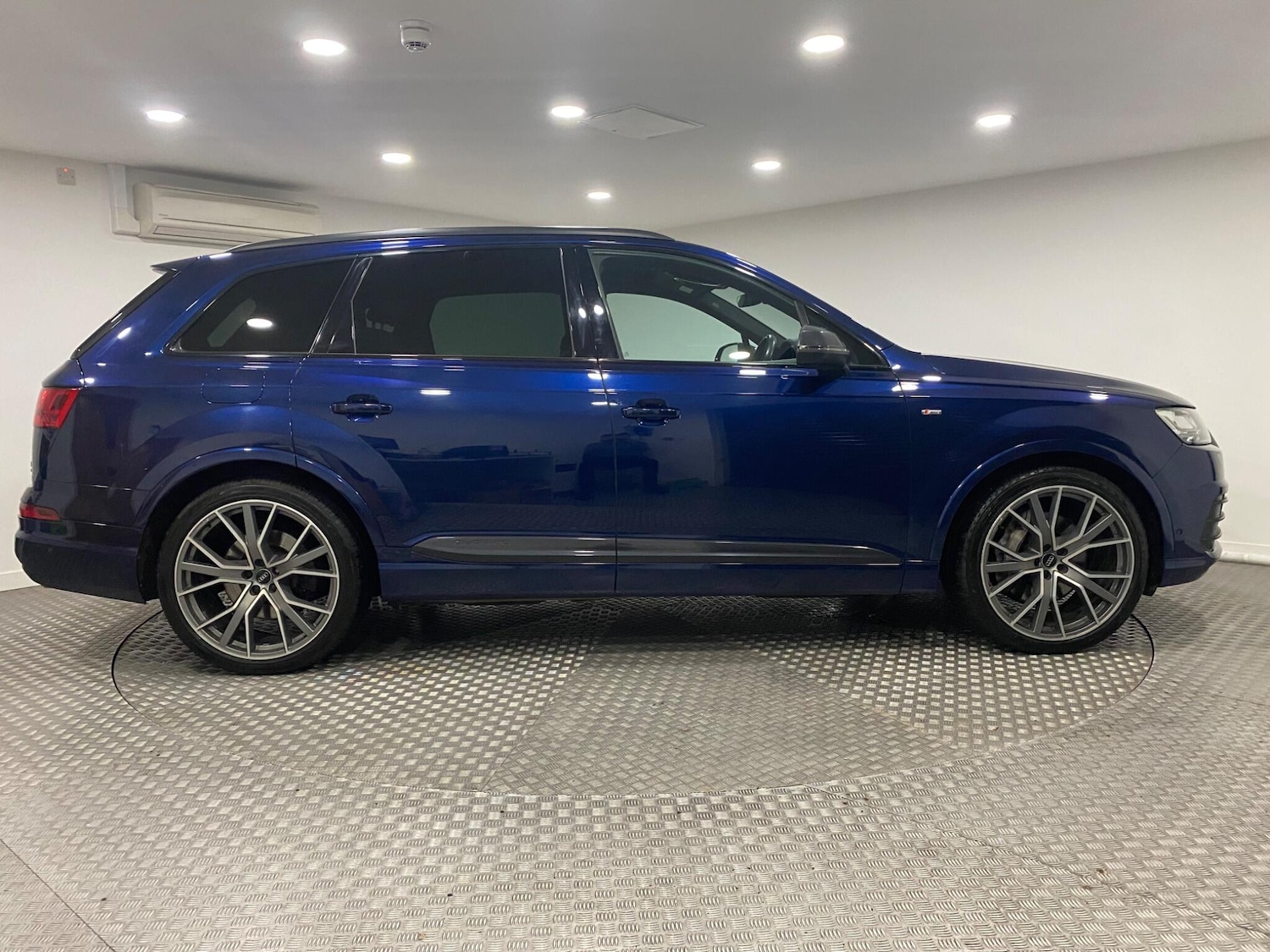 Used Audi Q7 for sale - 76432418: Photo 2