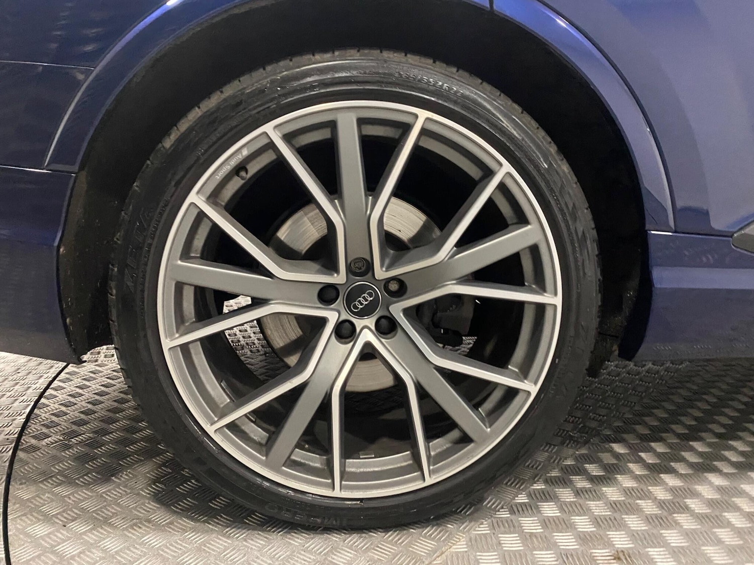 Used Audi Q7 for sale - 76432418: Photo 65