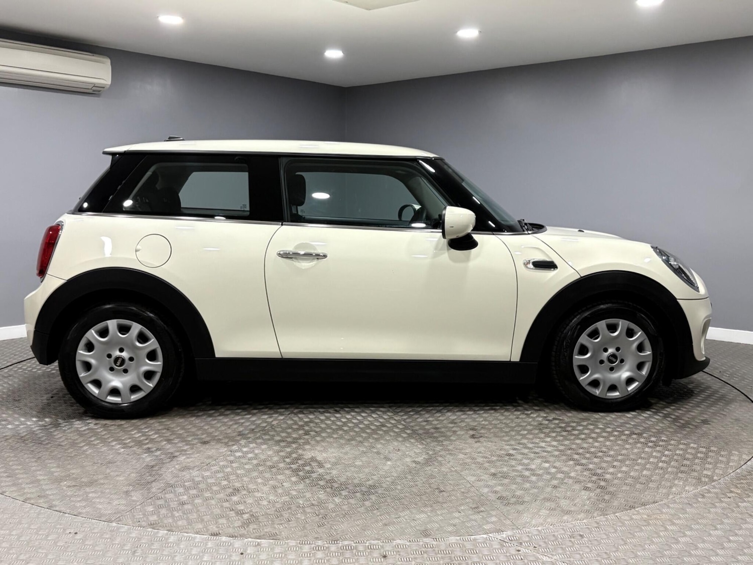 Used MINI Hatch 2020 for sale - 78007620: Photo 2