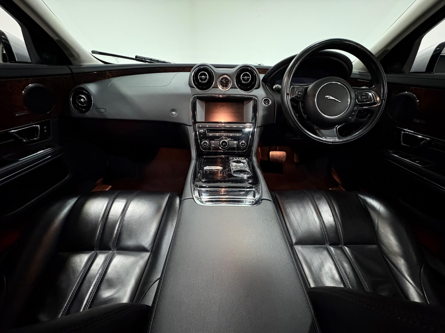 Used Jaguar XJ 2015 for sale - 77315221: Photo 10