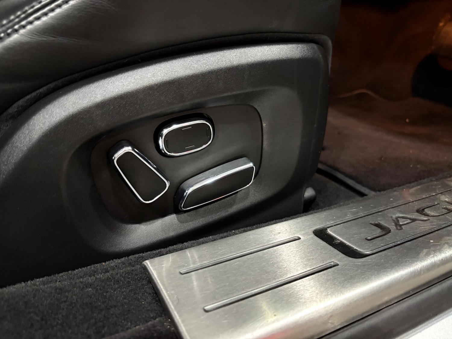 Used Jaguar XJ 2015 for sale - 77315221: Photo 13