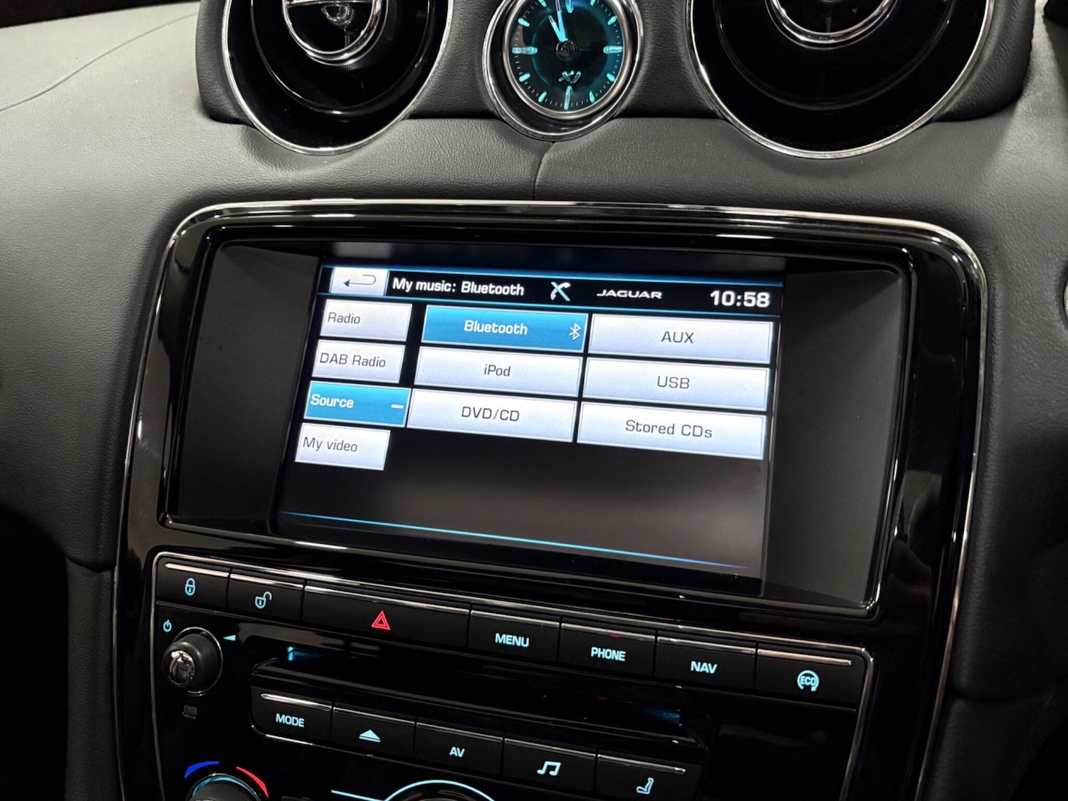 Used Jaguar XJ 2015 for sale - 77315221: Photo 28