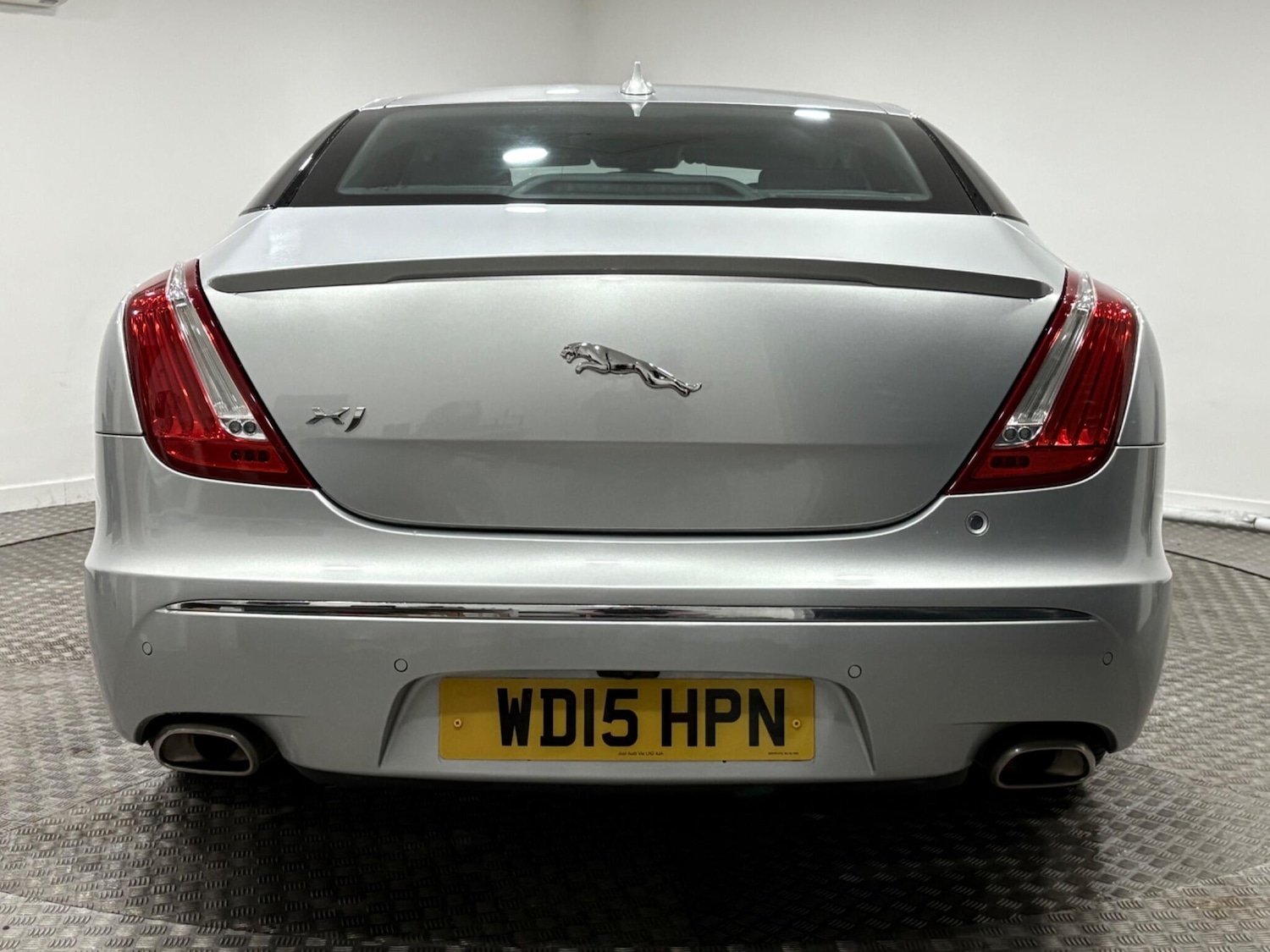 Used Jaguar XJ 2015 for sale - 77315221: Photo 4