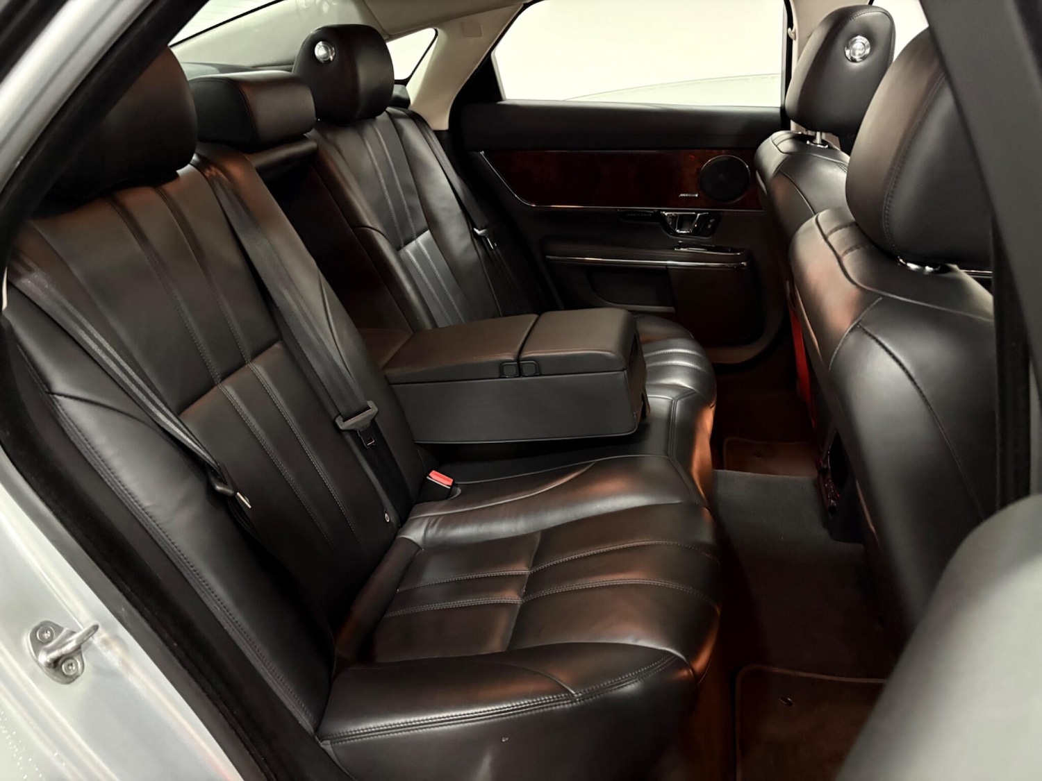 Used Jaguar XJ 2015 for sale - 77315221: Photo 41