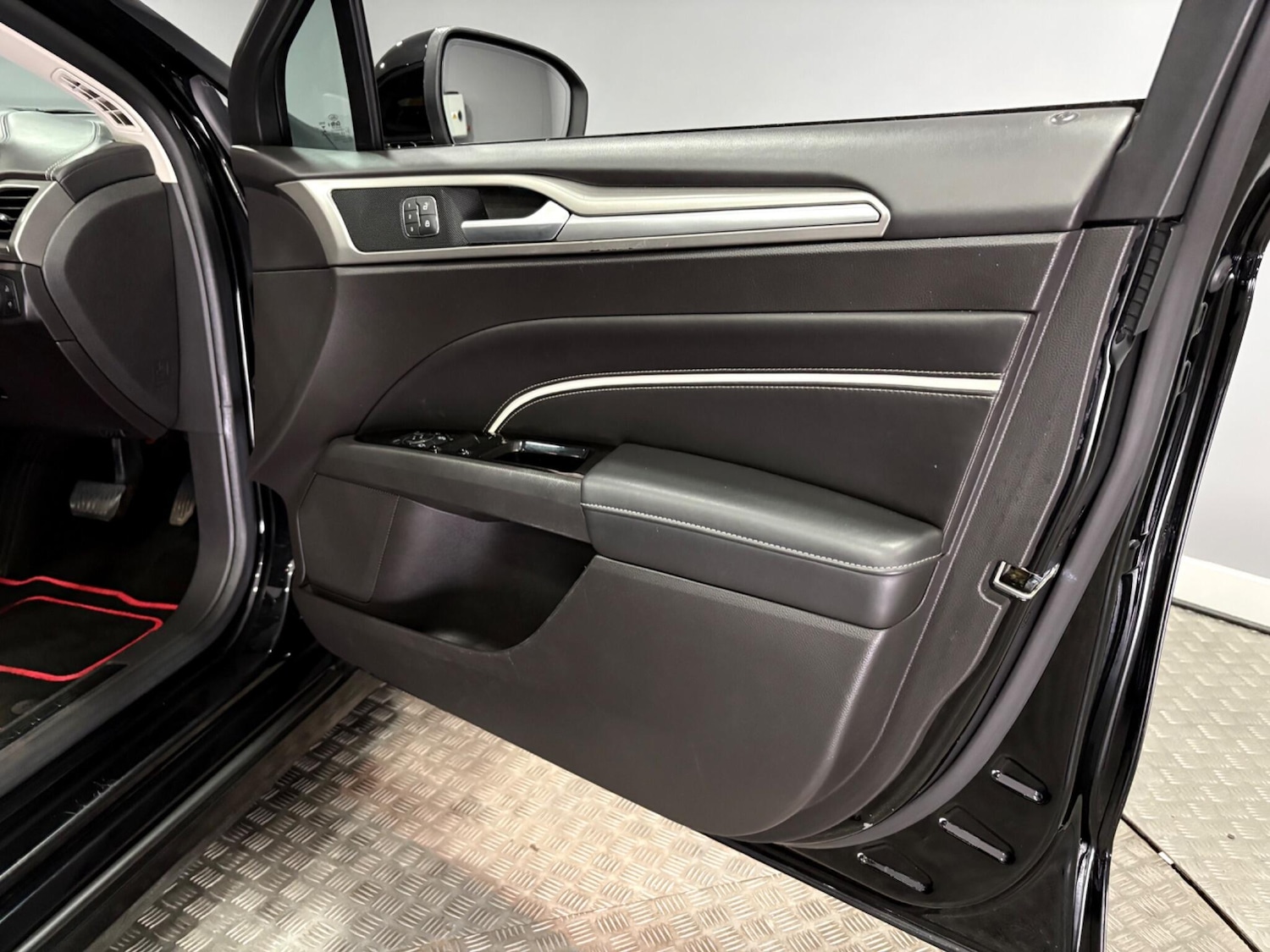 Used Ford Mondeo 2018 for sale - 78101283: Photo 38