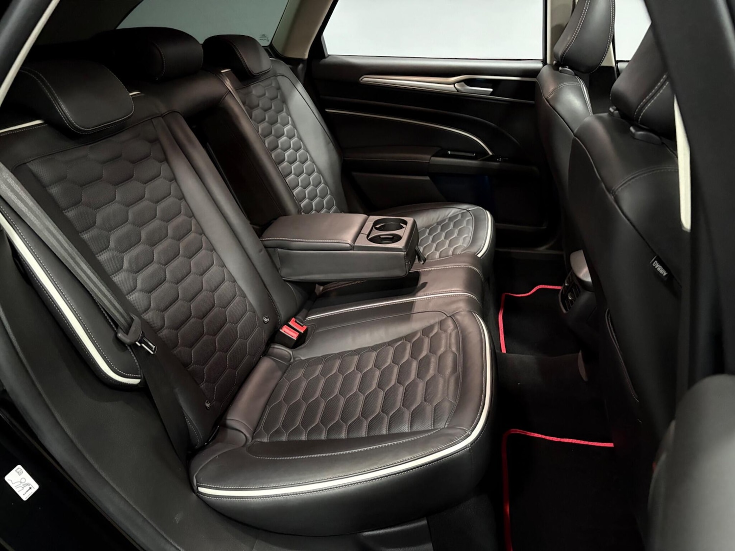 Used Ford Mondeo 2018 for sale - 78101283: Photo 40