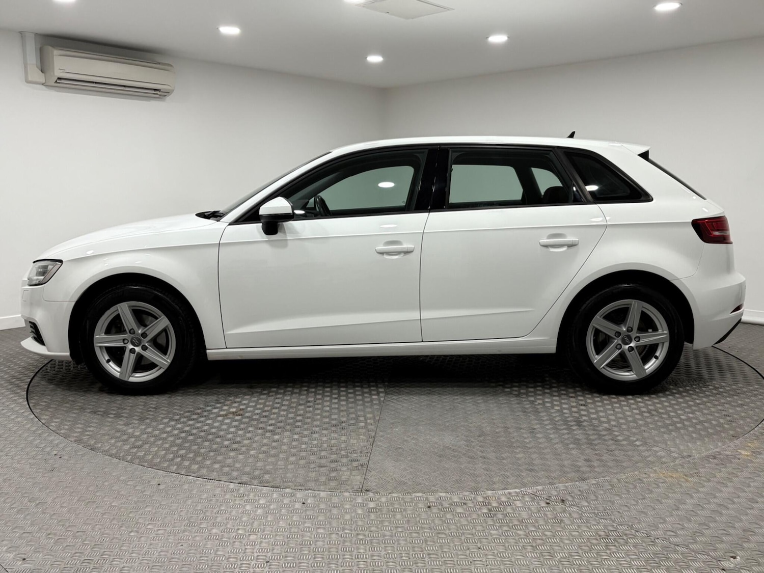 Used Audi A3 2019 for sale - 77020880: Photo 6