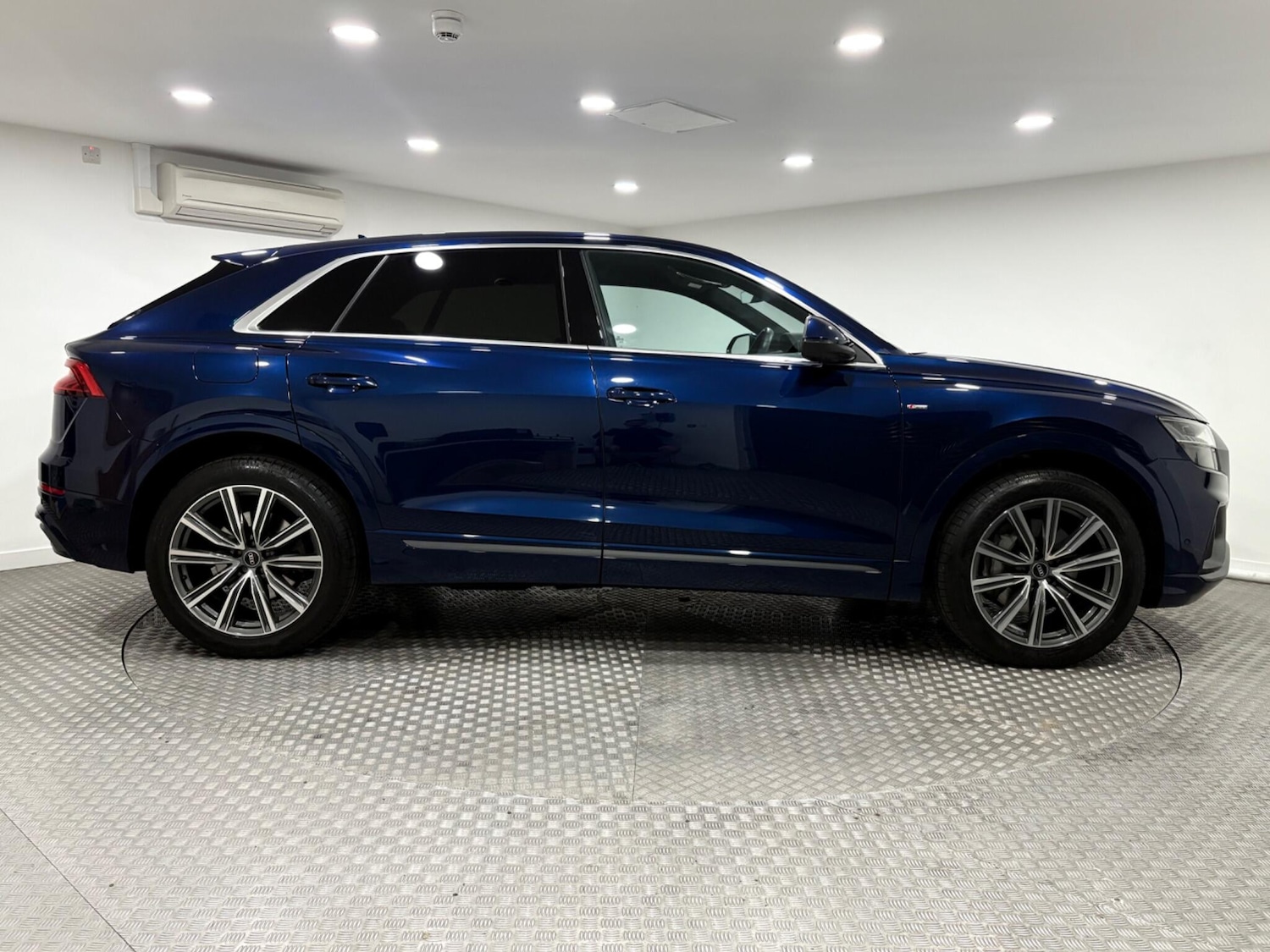 Used Audi Q8 2022 for sale - 77021263: Photo 2